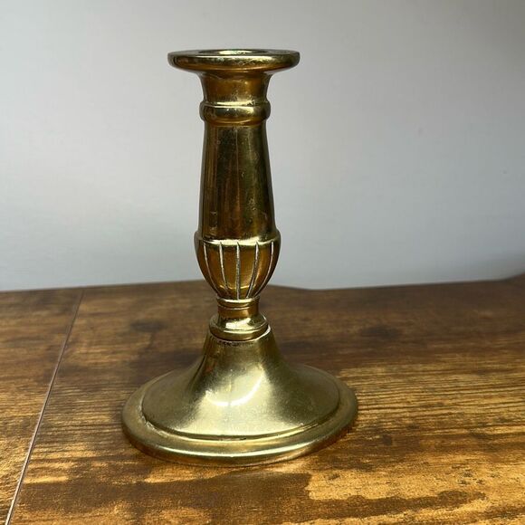 Virginia Metalcrafters Colonial Williamsburg CW 16-20 Raleigh Solid Brass Candle - Picture 1 of 10